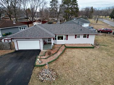7121 W Palmer Lake Circle, Brooklyn Center, MN 55429