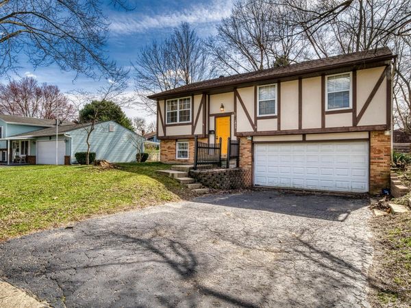 1833 Lakeview Drive , Newark, OH 43055