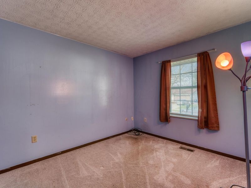 1833 Lakeview Drive, Newark, OH 43055 Photo 15