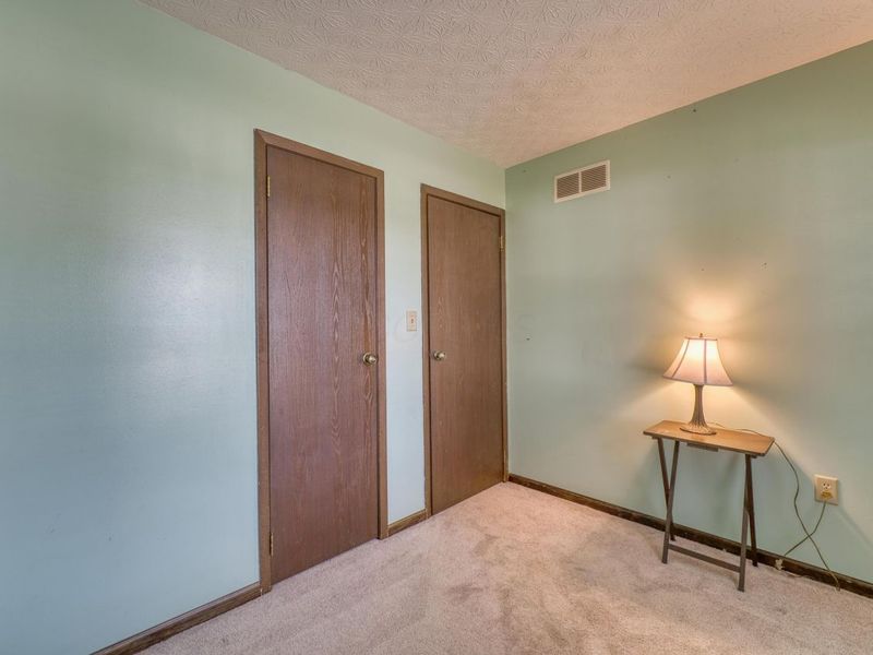 1833 Lakeview Drive, Newark, OH 43055 Photo 18