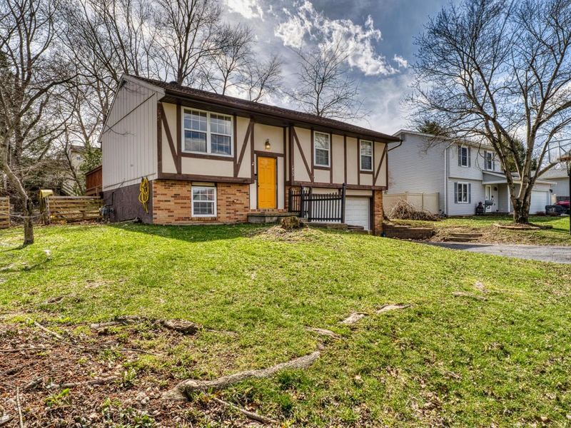 1833 Lakeview Drive, Newark, OH 43055 Photo 2