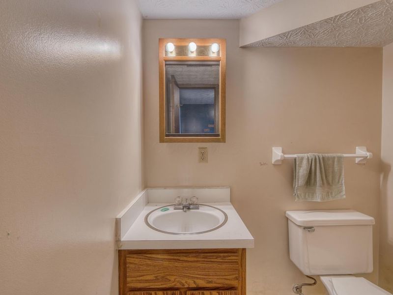 1833 Lakeview Drive, Newark, OH 43055 Photo 23