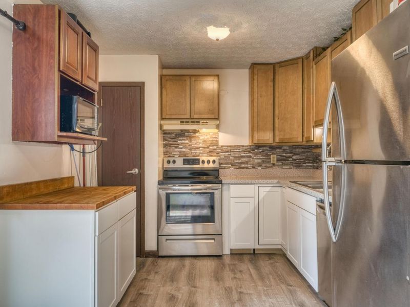 1833 Lakeview Drive, Newark, OH 43055 Photo 5