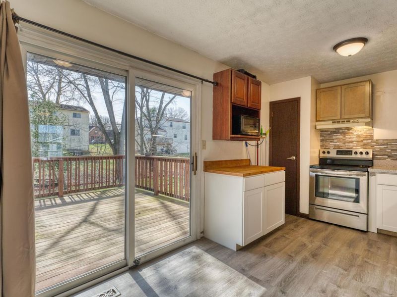 1833 Lakeview Drive, Newark, OH 43055 Photo 8