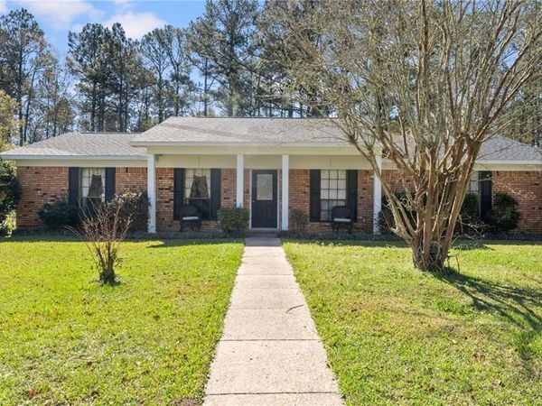 1613 Spanish Trace Drive, Saraland, AL 36571