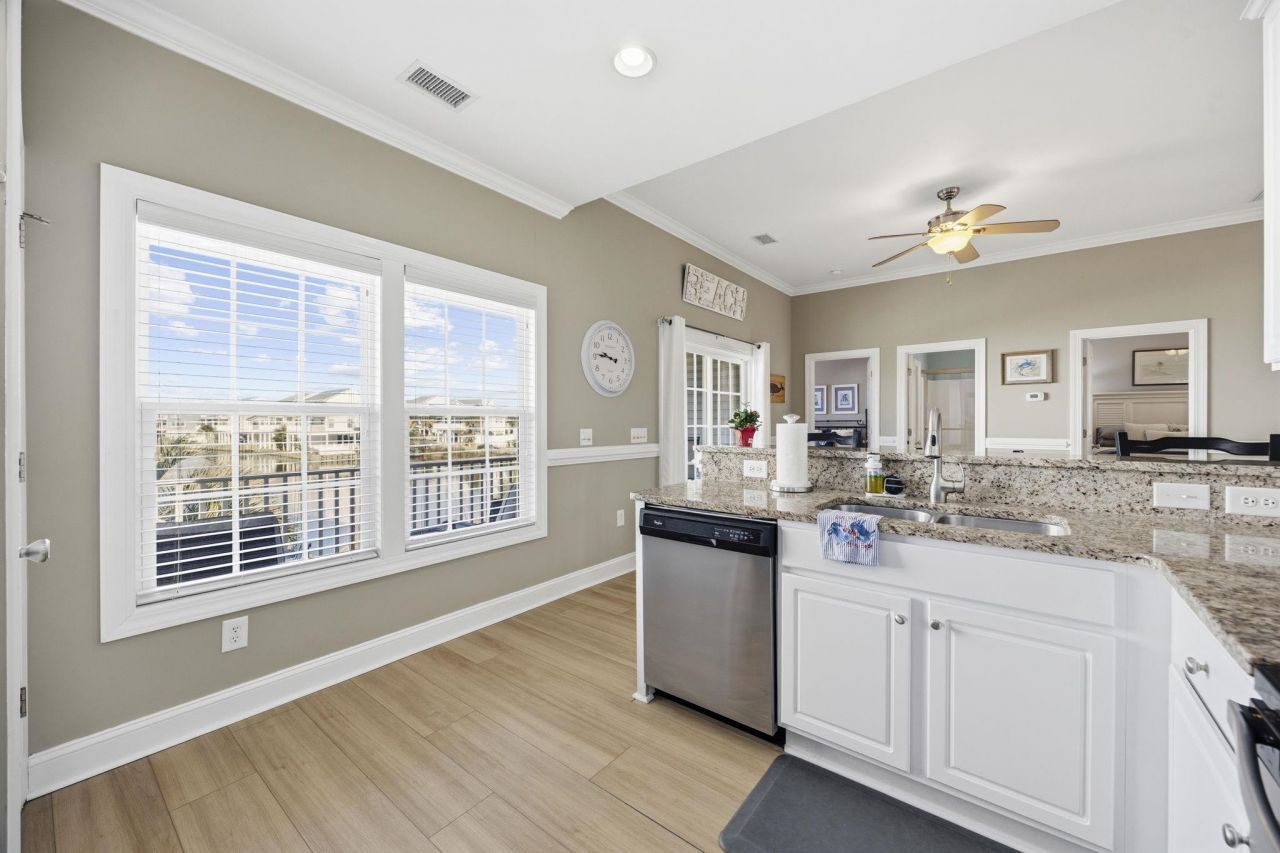 213 33rd Ave. N Photo 13