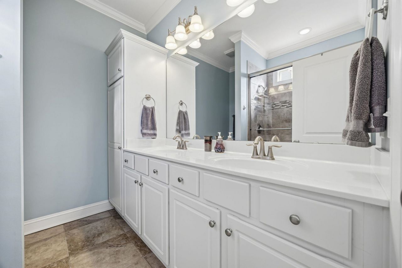 213 33rd Ave. N Photo 16