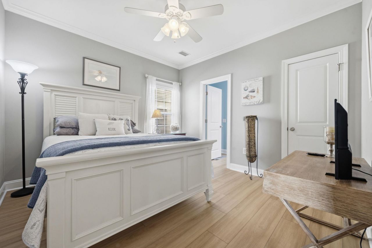 213 33rd Ave. N Photo 18