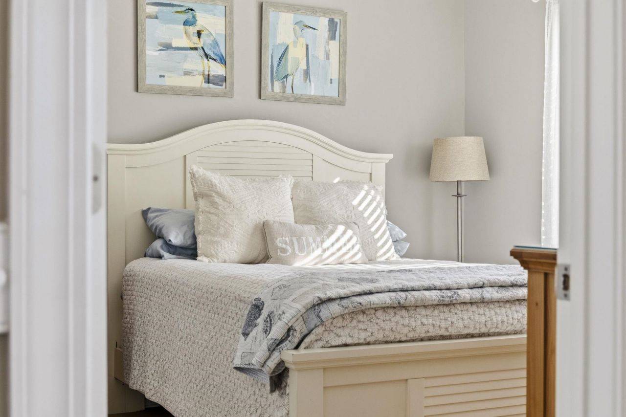 213 33rd Ave. N Photo 21