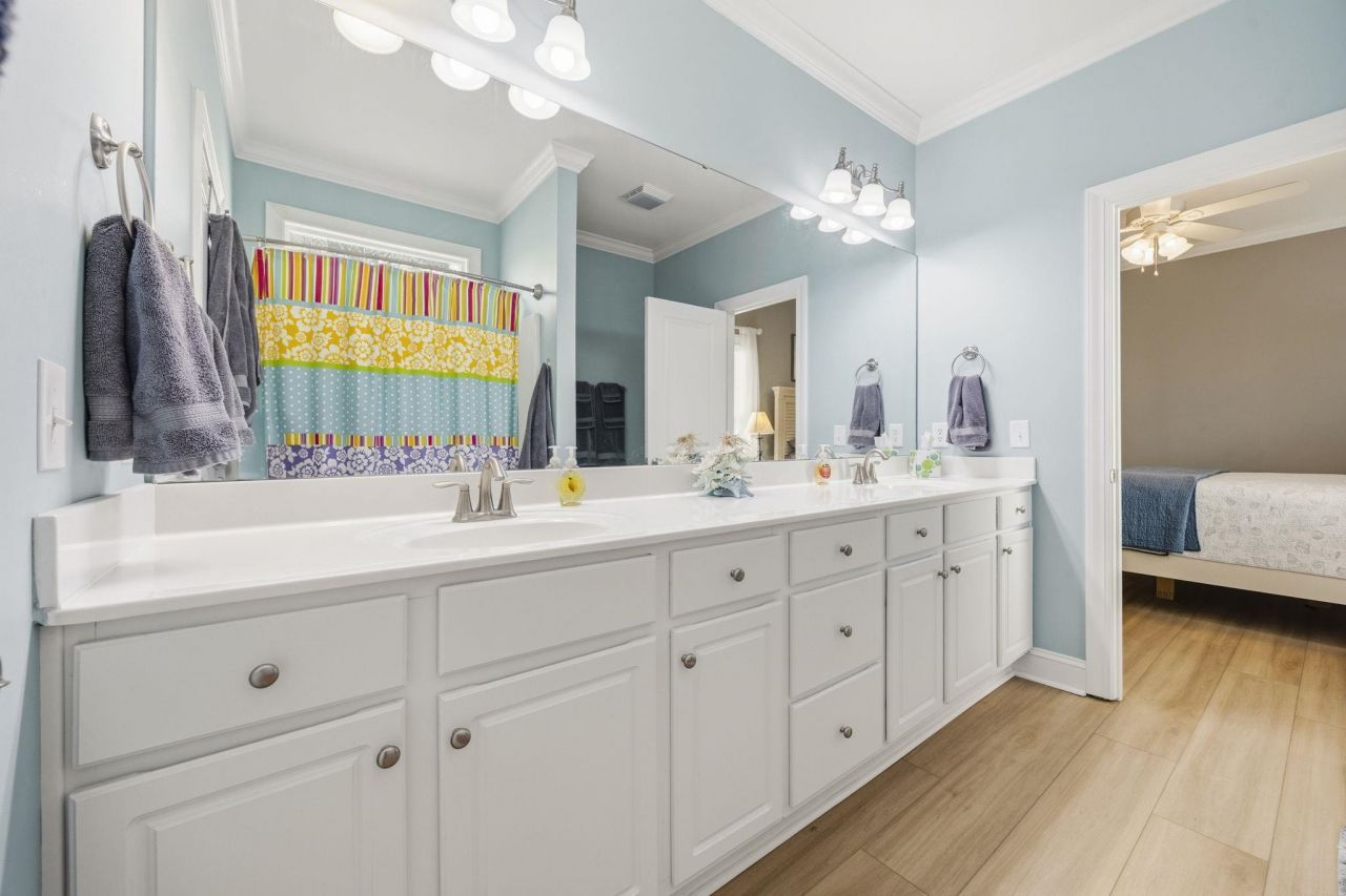 213 33rd Ave. N Photo 23