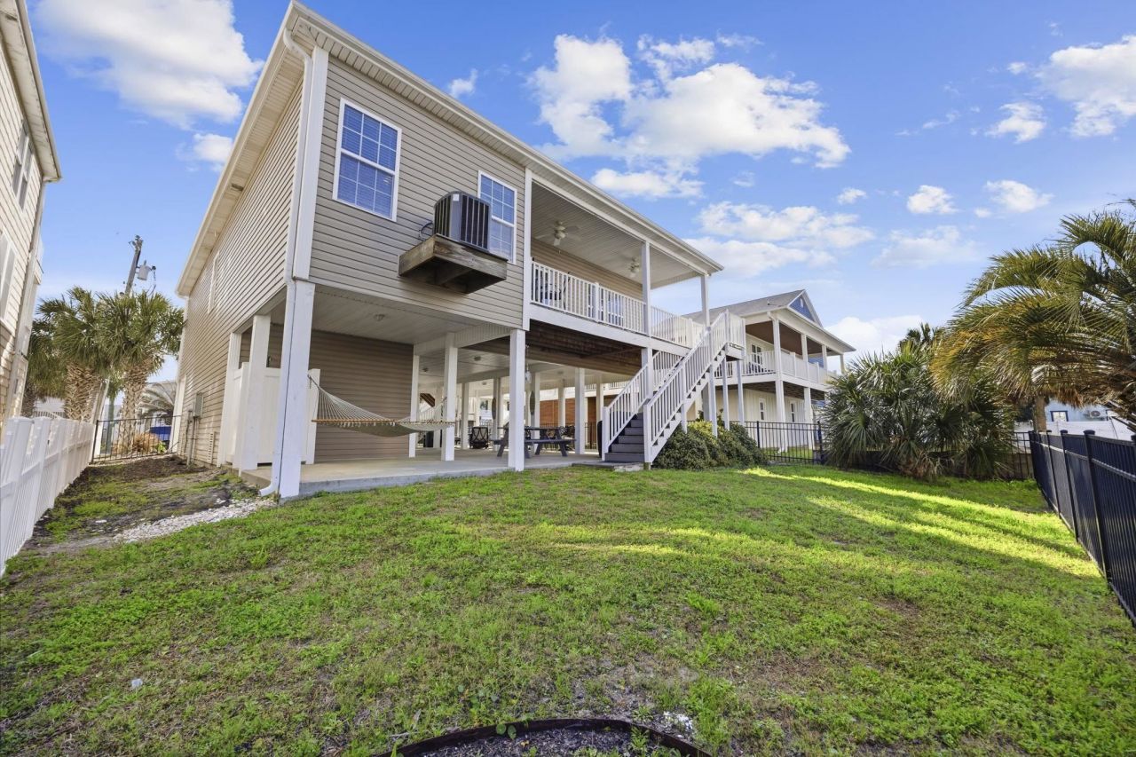 213 33rd Ave. N Photo 38