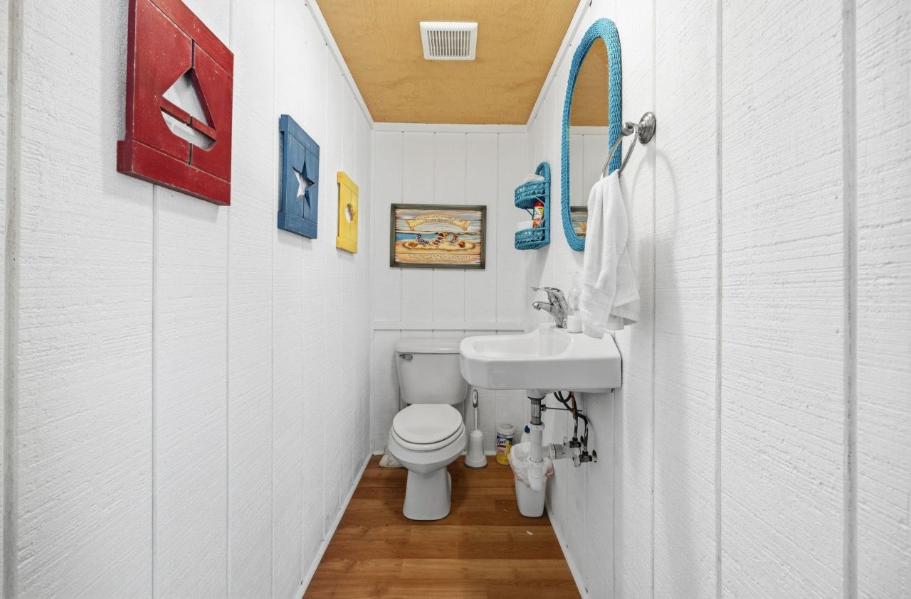 213 33rd Ave. N Photo 40