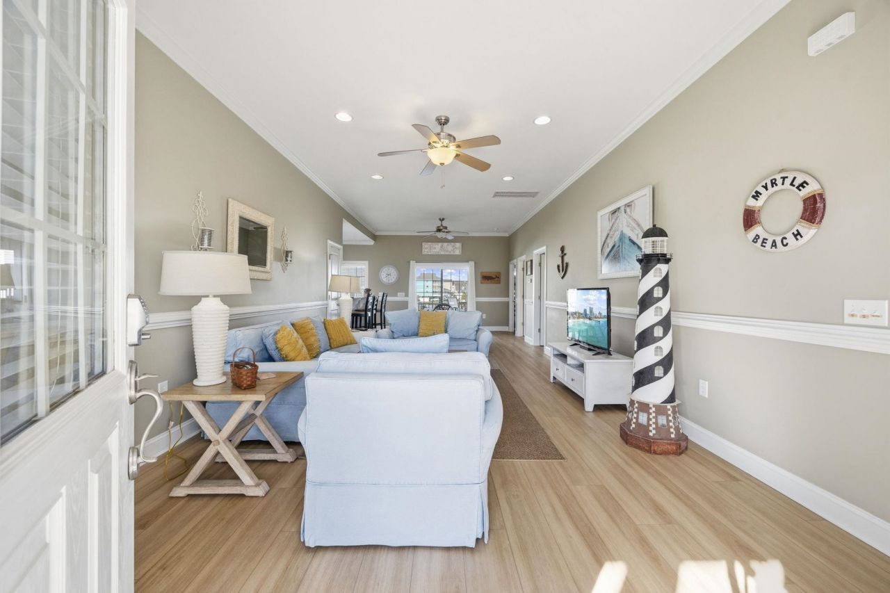 213 33rd Ave. N Photo 6