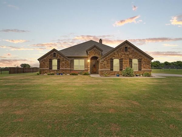 9708 Puma Trail, Godley, TX 76044