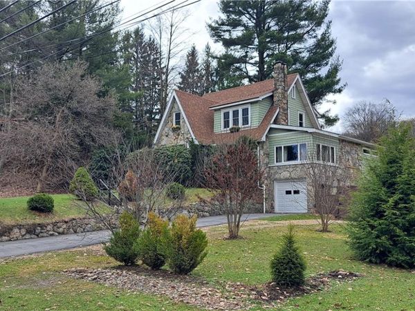 1065 E Mahoning St, Punxsutawney, PA 15767