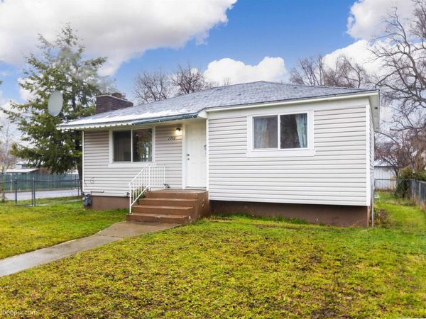 2203 E Marshall Ave, Spokane, WA 99207