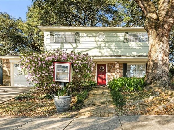 5730 PEMBROOK Drive , New Orleans, LA 70131