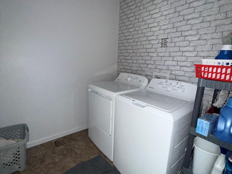 5218 Linton Street, Ashville, OH 43103 Photo 12