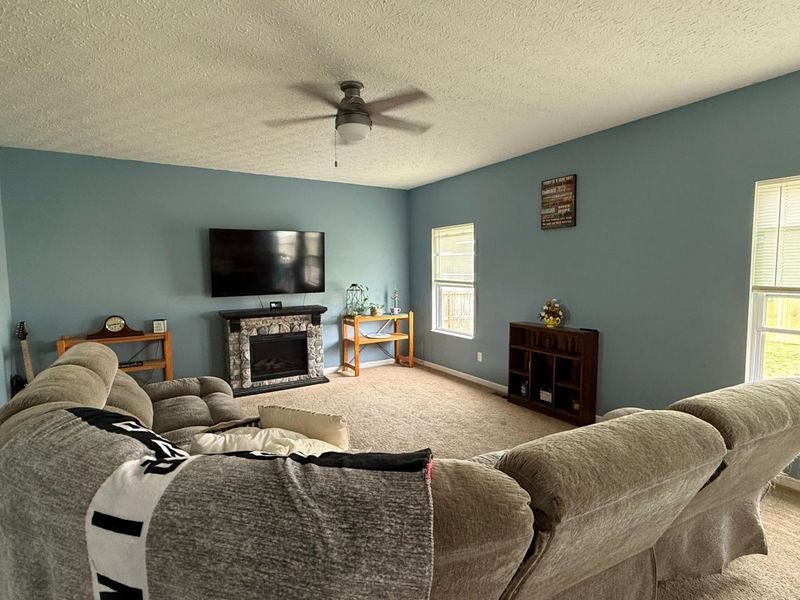 5218 Linton Street, Ashville, OH 43103 Photo 3