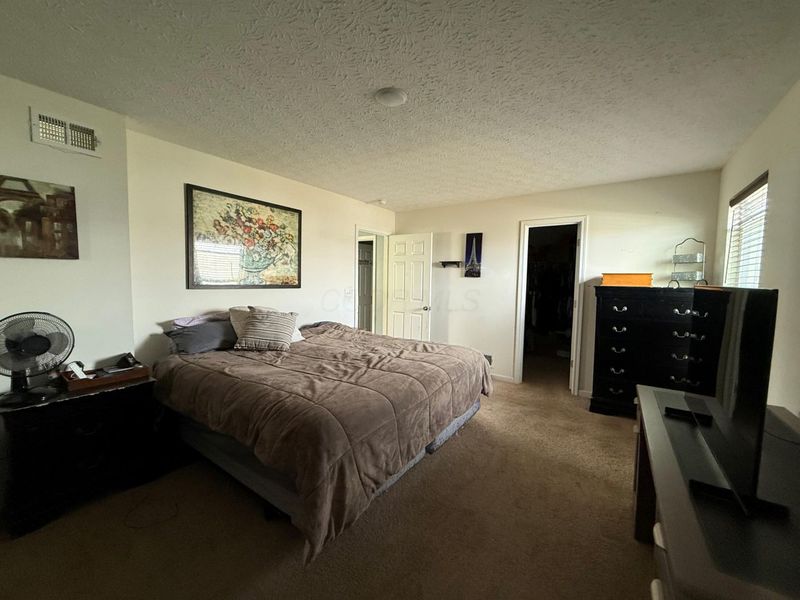 5218 Linton Street, Ashville, OH 43103 Photo 8