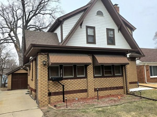 2215 Benderwirt Avenue, Rockford, IL 61103