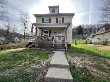 202 Meadow Avenue, Mannington, WV 26582