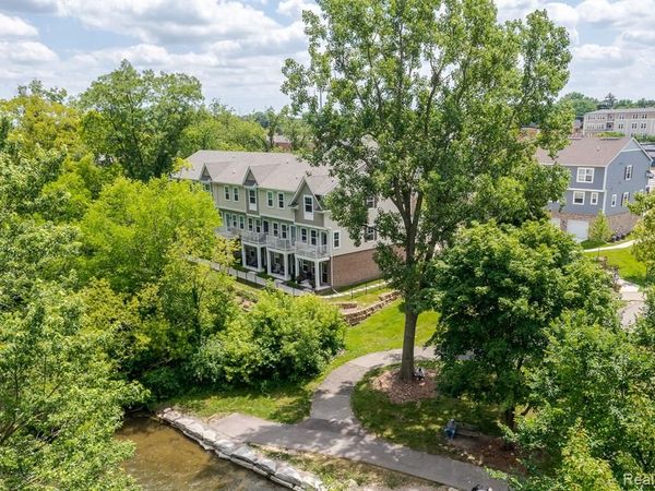 3317 Parkways Boulevard, Auburn Hills, MI 48326