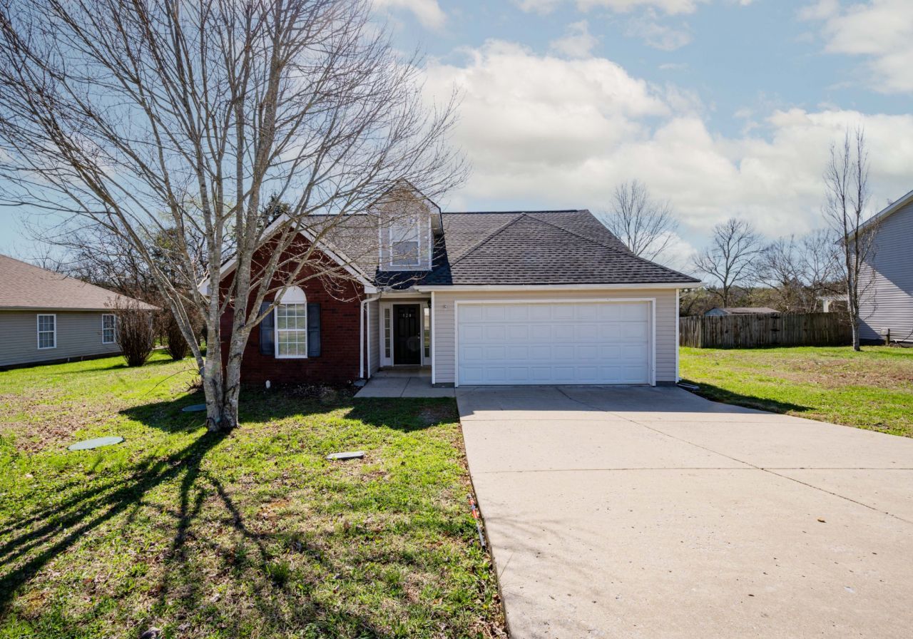 124 Breeze Dr, Murfreesboro, TN 37129 Main Photo
