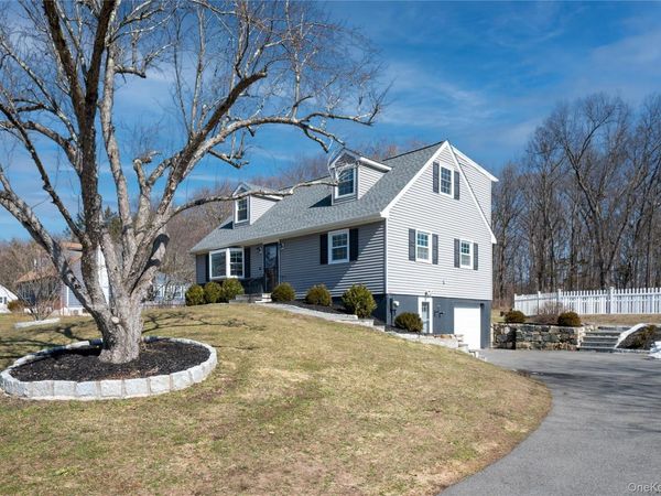 111 Vicki Lane , Hopewell Junction, NY 12533