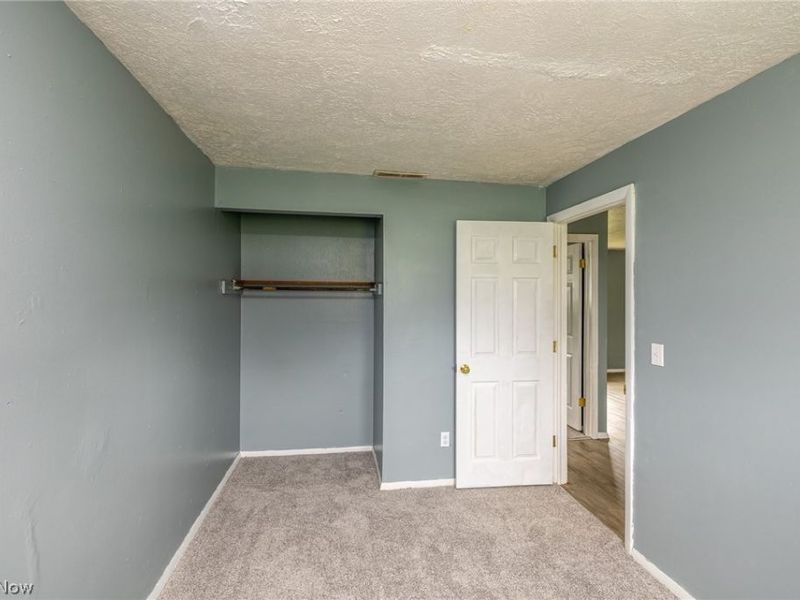 211 Brace Avenue, Elyria, OH 44035 Photo 14