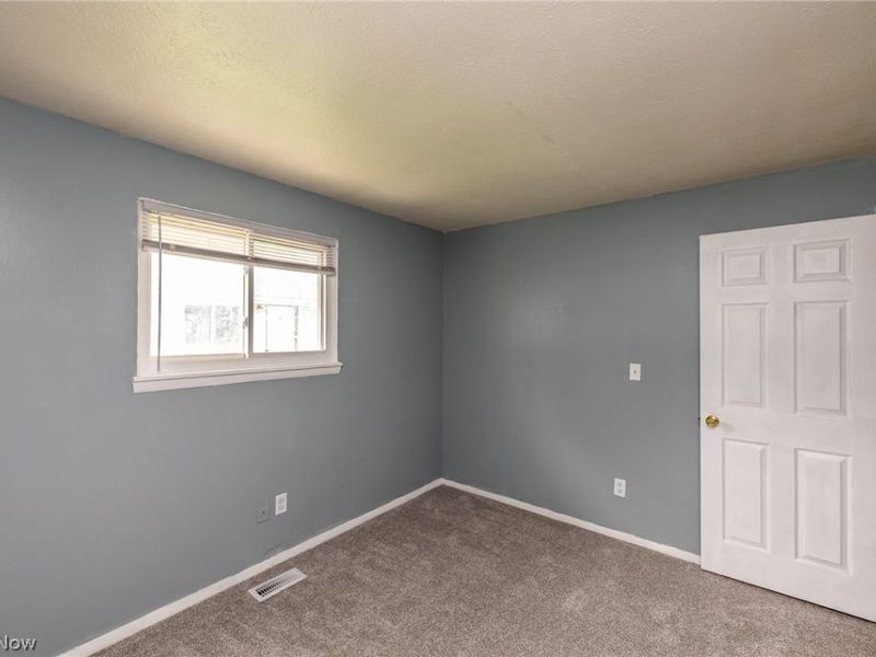 211 Brace Avenue, Elyria, OH 44035 Photo 17