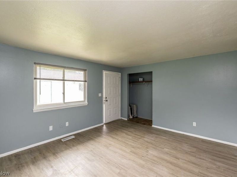 211 Brace Avenue, Elyria, OH 44035 Photo 18
