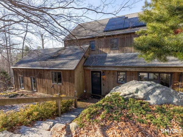 16 Navy, Essex, CT 06426