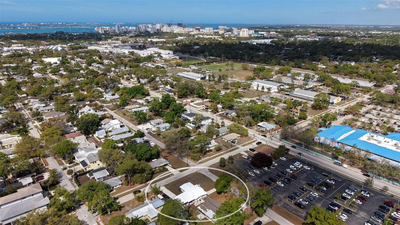 2600 Loma Linda Street , Sarasota, FL 34239 Photo