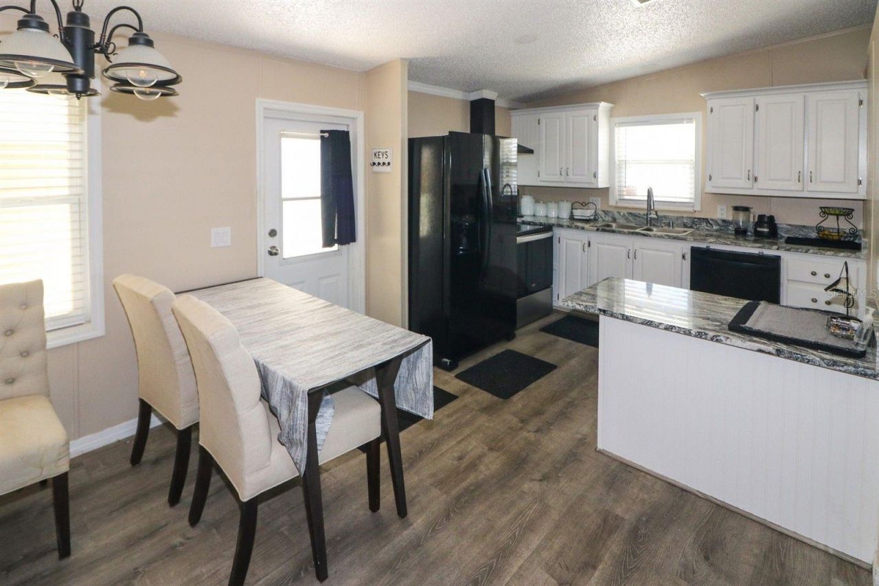 24300 Airport Road, Unit 67, Punta Gorda, FL 33950 Photo