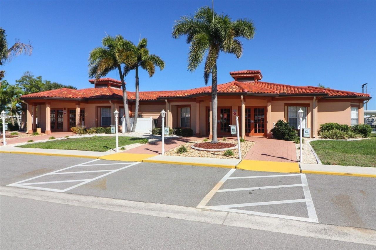 24300 Airport Road, Unit 67, Punta Gorda, FL 33950 Photo