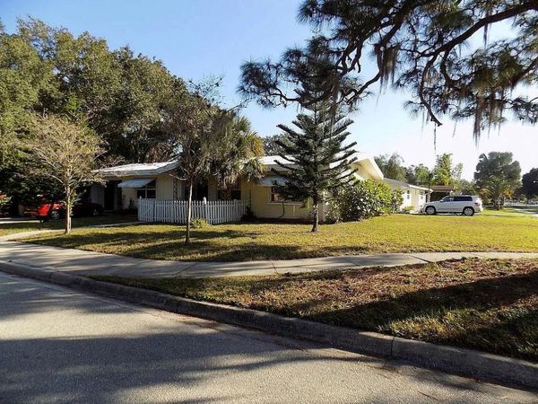 2695 S EAST AVENUE , SARASOTA, FL 34239