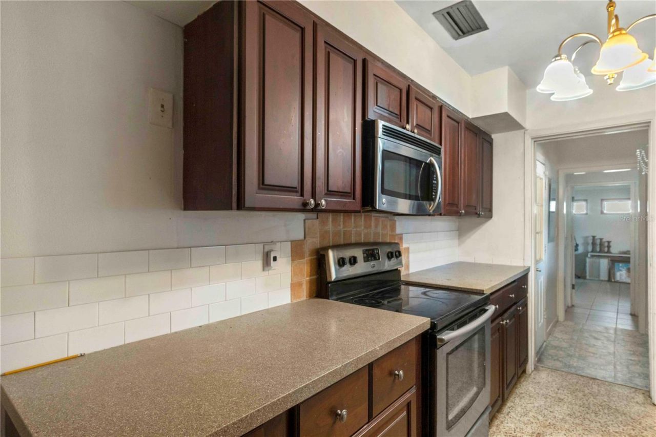 2695 S East Avenue, Sarasota, FL 34239 Photo