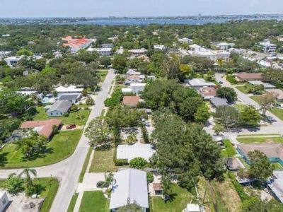 2695 S East Avenue , Sarasota, FL 34239 Photo