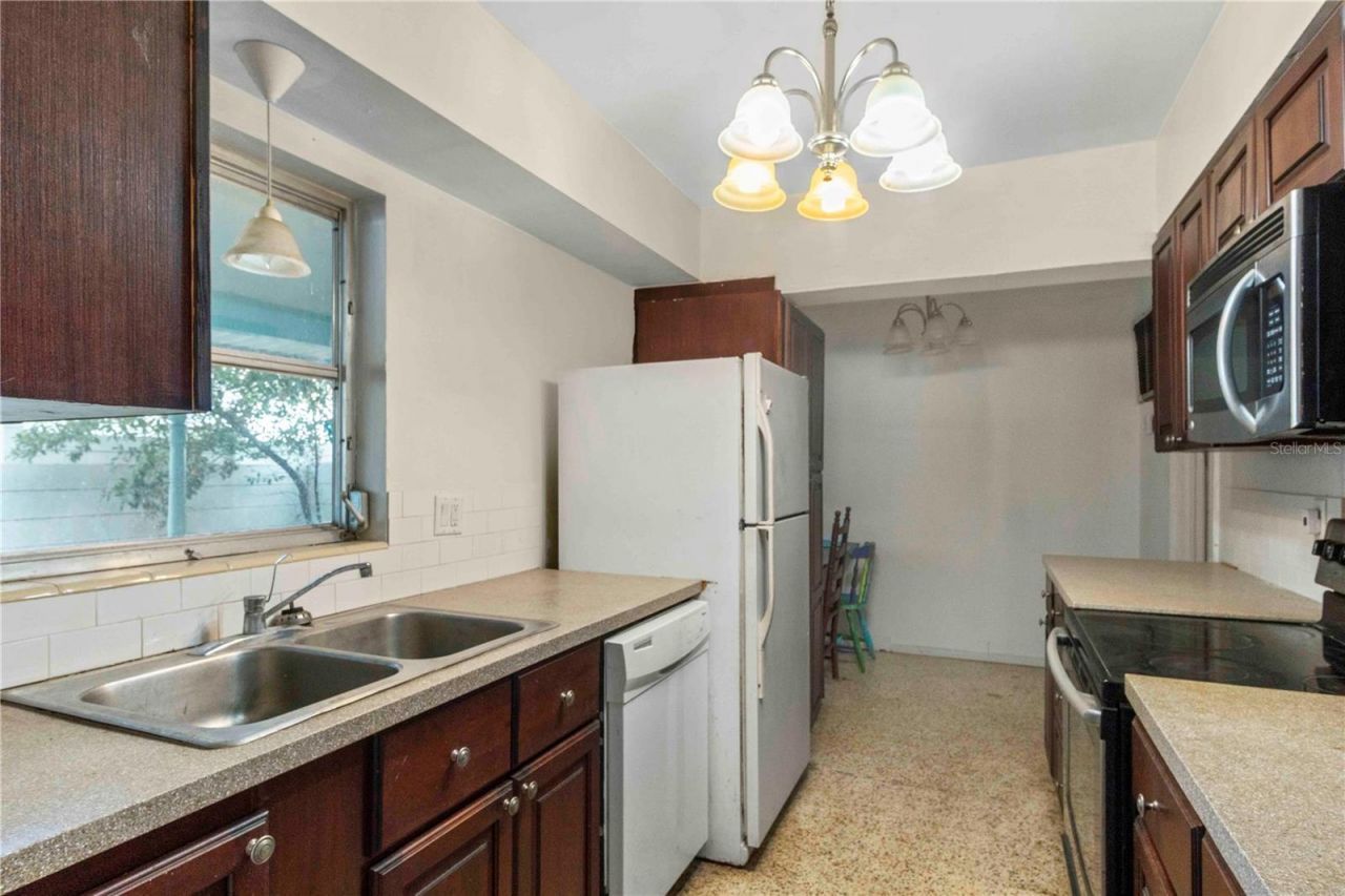 2695 S East Avenue, Sarasota, FL 34239 Photo