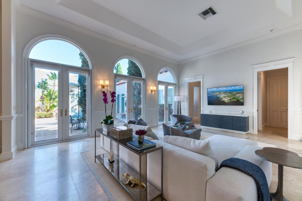 2258 E Ibis Isle Rd Road E, Palm Beach, FL 33480 Photo