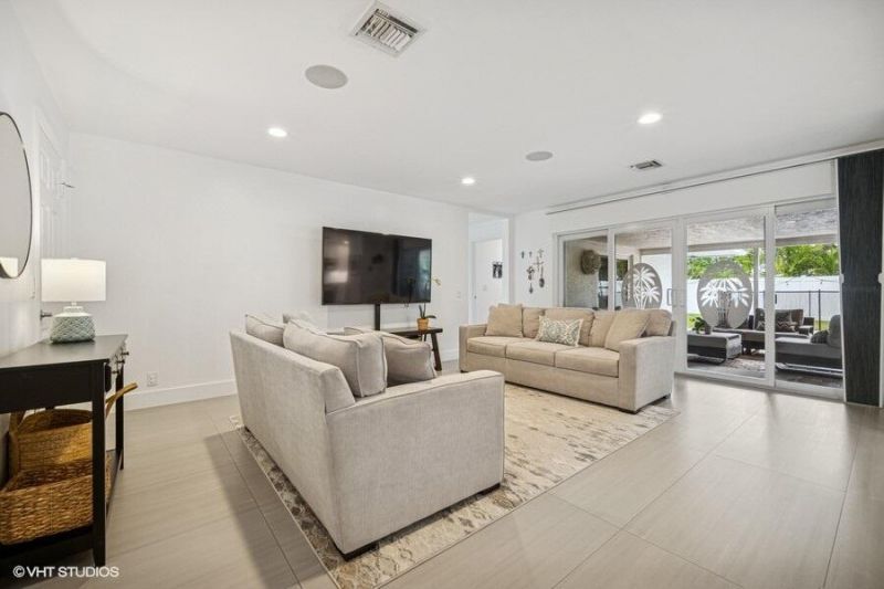 746 SW 2nd Street, Boca Raton, FL 33486 Photo