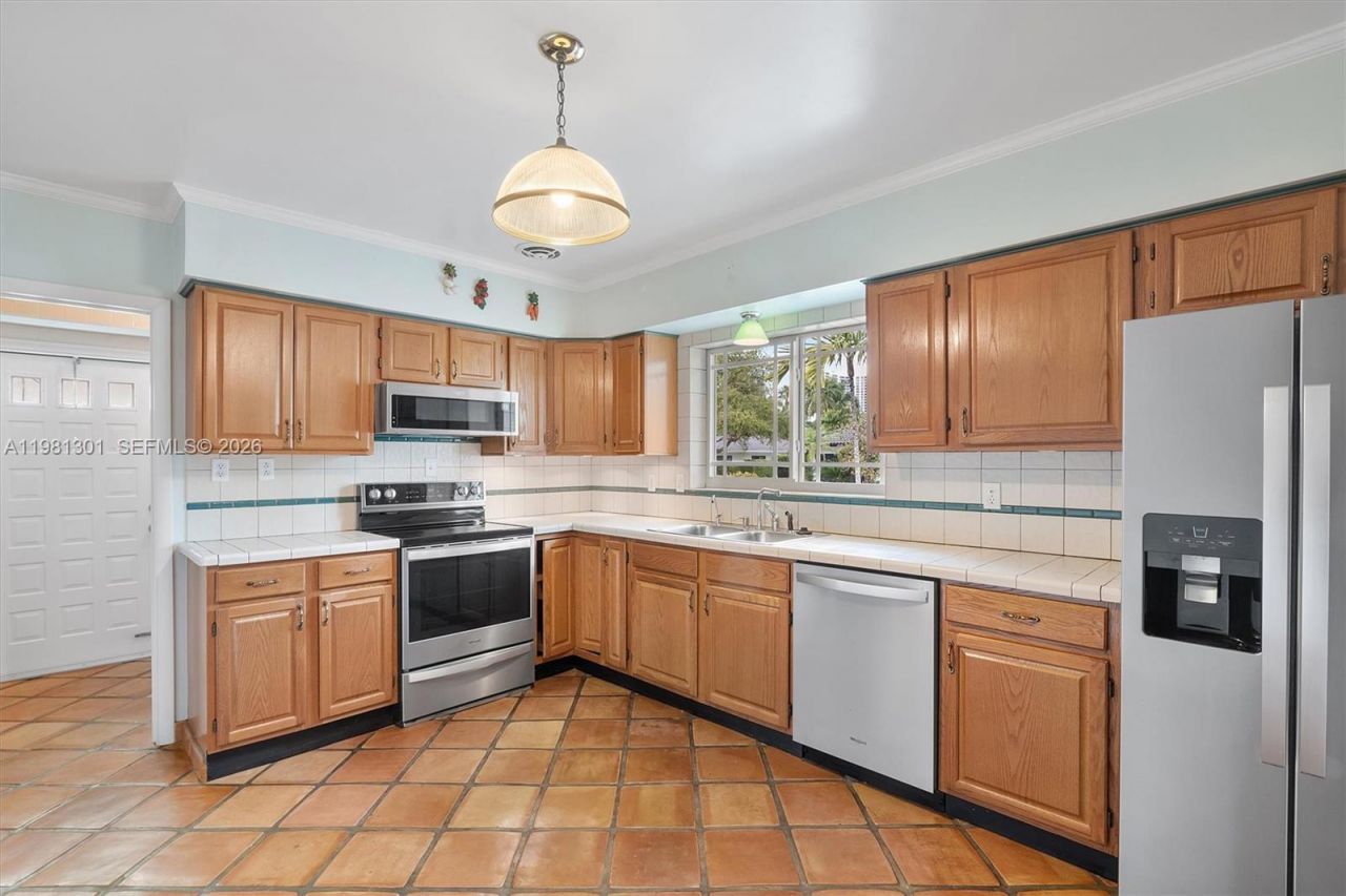 300 187th St, Sunny Isles Beach, FL 33160 Photo