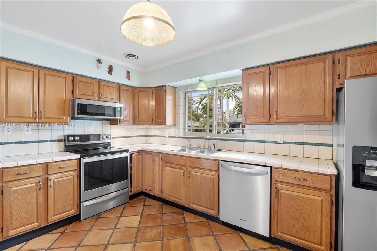 300 187th St, Sunny Isles Beach, FL 33160 Photo