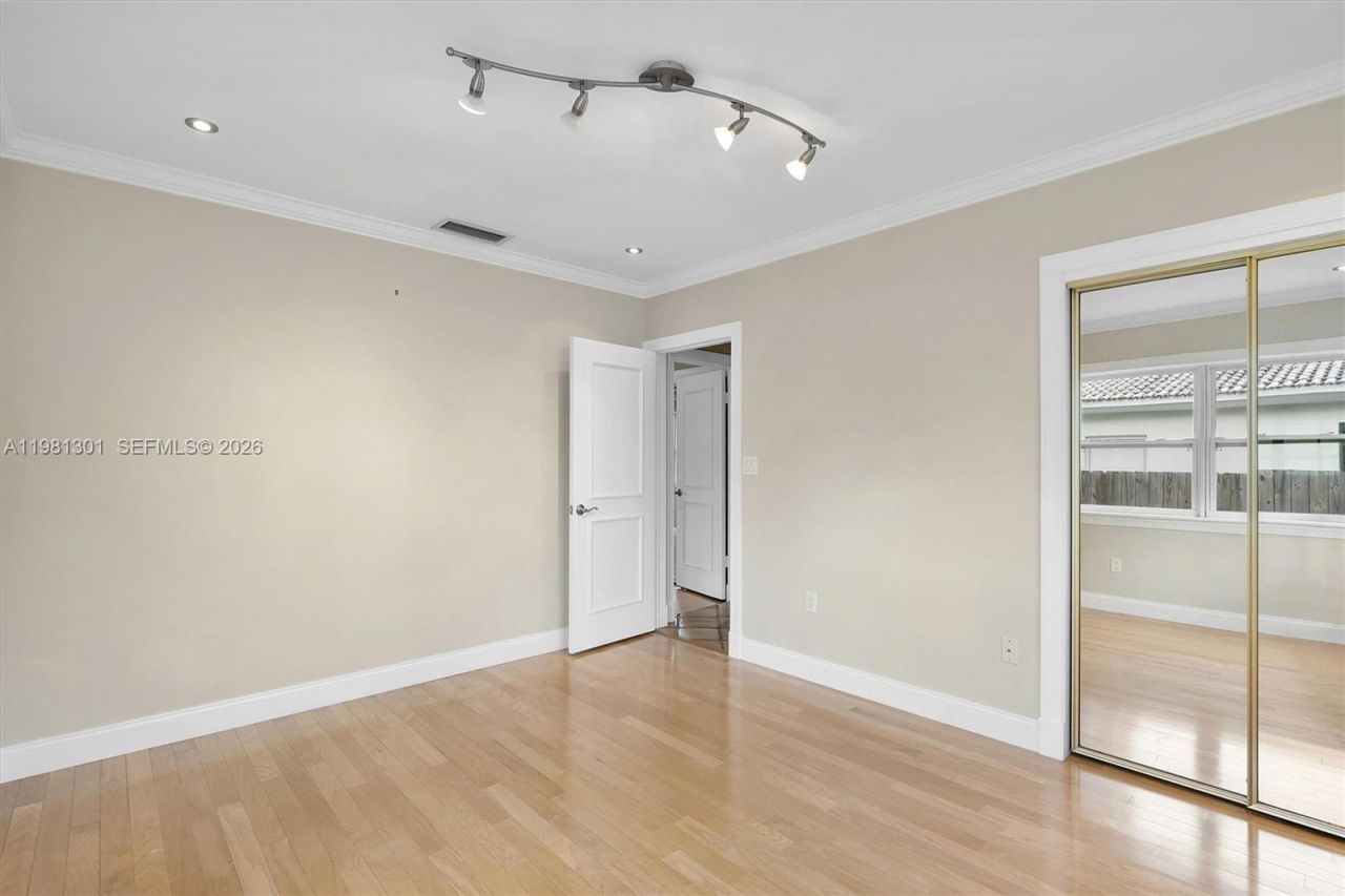 300 187th St, Sunny Isles Beach, FL 33160 Photo