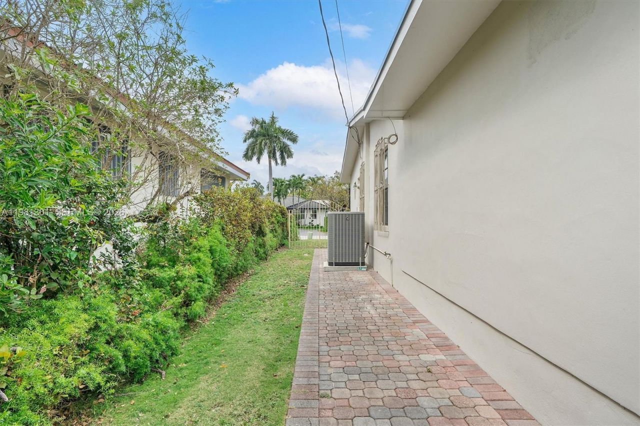 300 187th St, Sunny Isles Beach, FL 33160 Photo