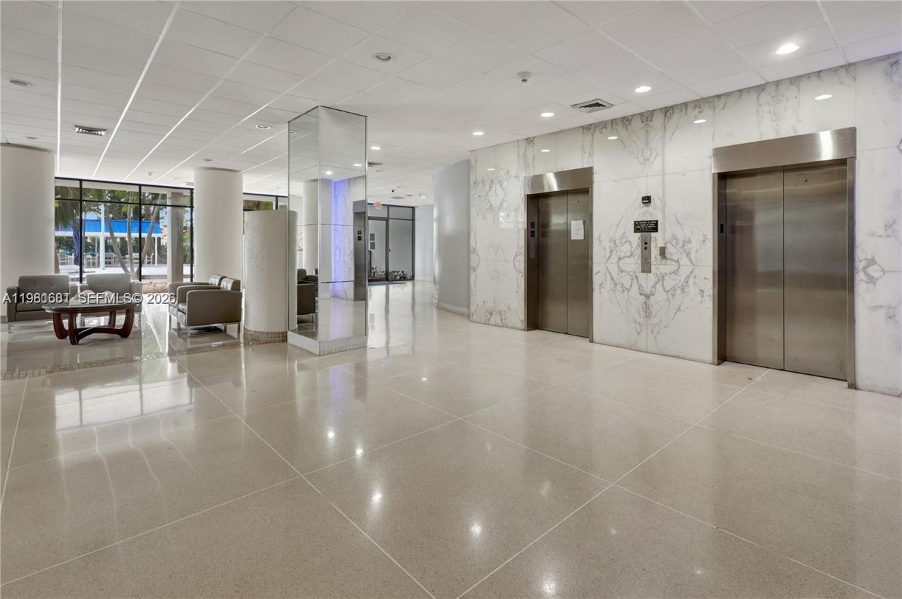 20100 W Country Club Dr , Unit 1704, Aventura, FL 33180 Photo