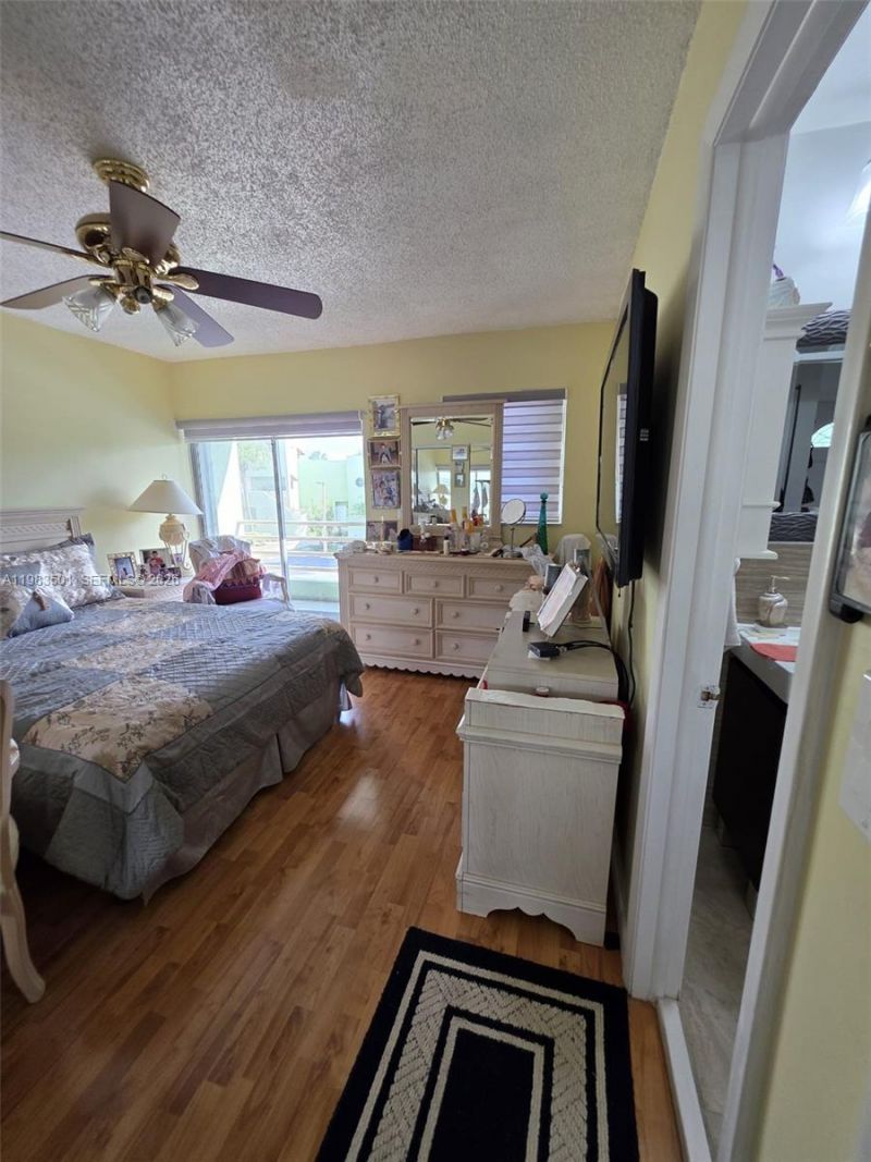 11173 NW 7th St , Unit 201-18, Miami, FL 33172 Photo