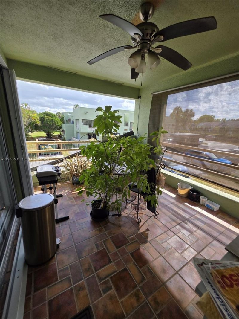 11173 NW 7th St , Unit 201-18, Miami, FL 33172 Photo