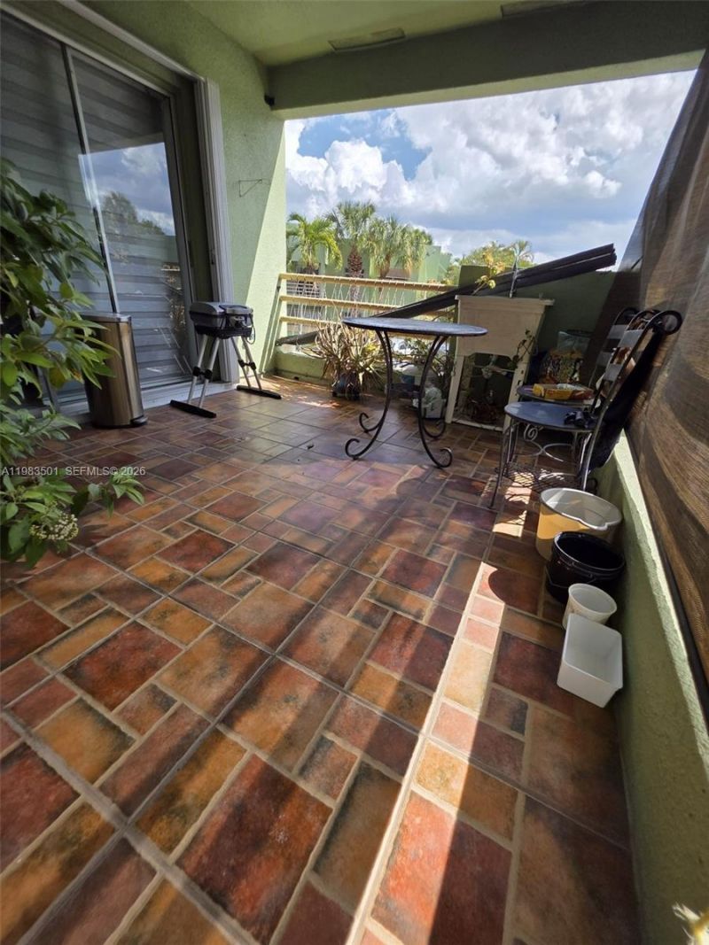 11173 NW 7th St , Unit 201-18, Miami, FL 33172 Photo